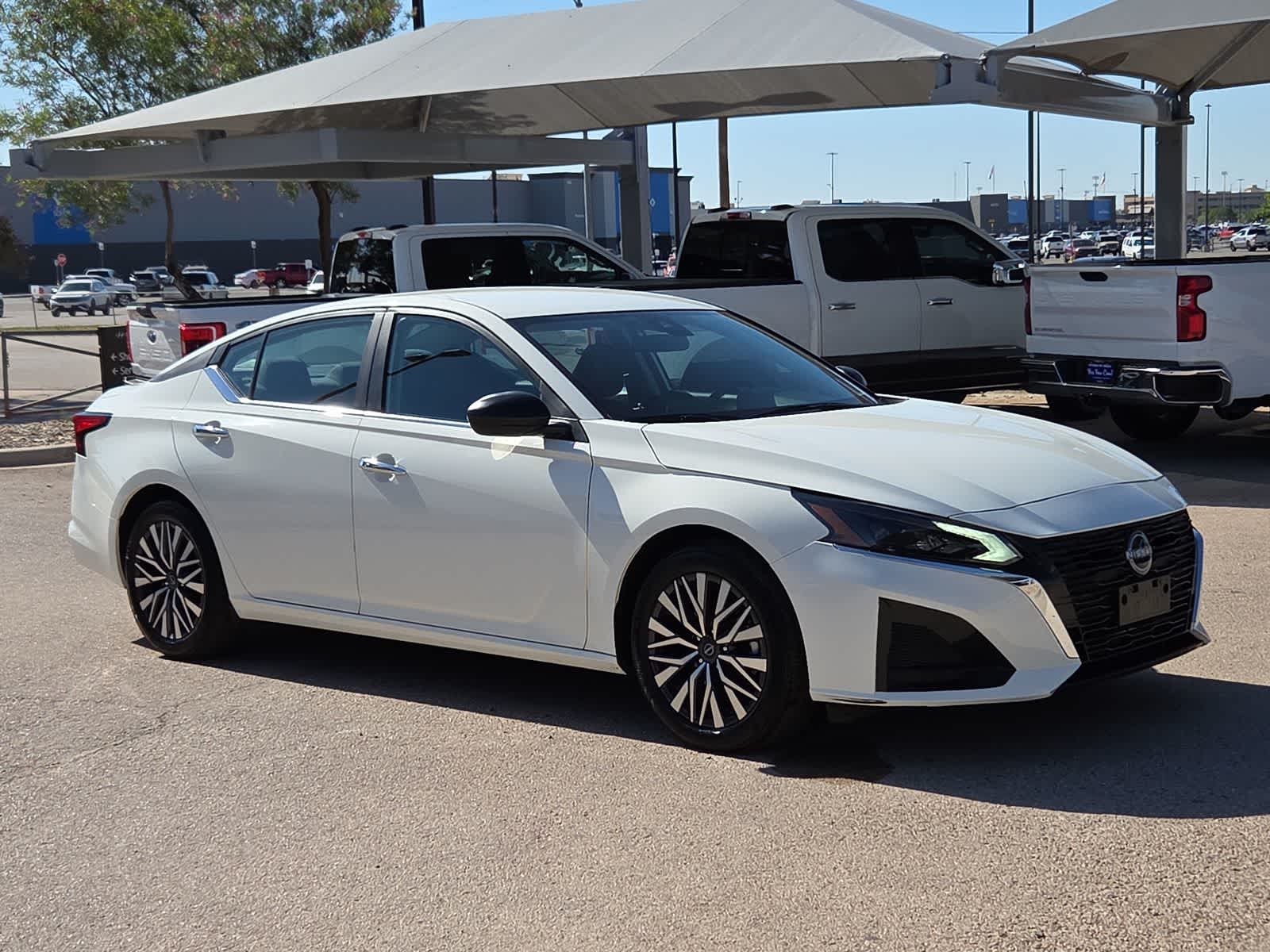 2025 Nissan Altima — side profile view