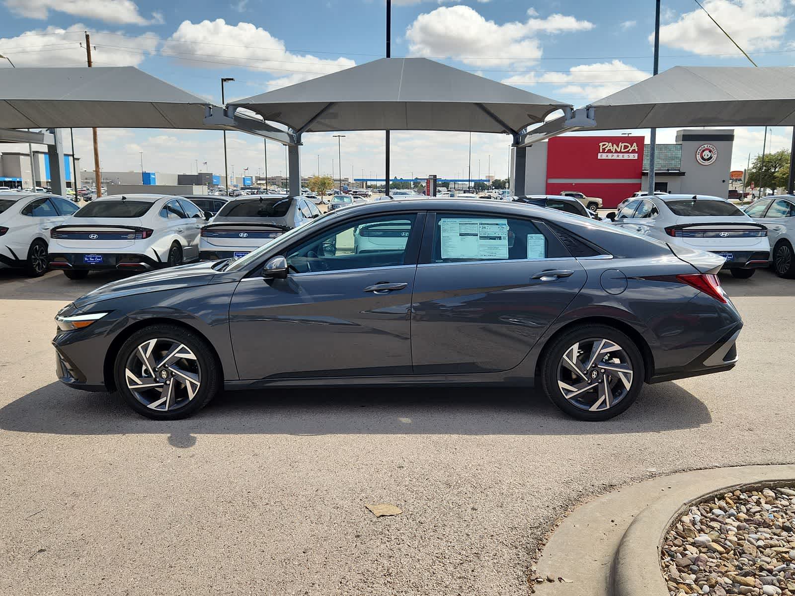 2025 Hyundai ELANTRA — detail view